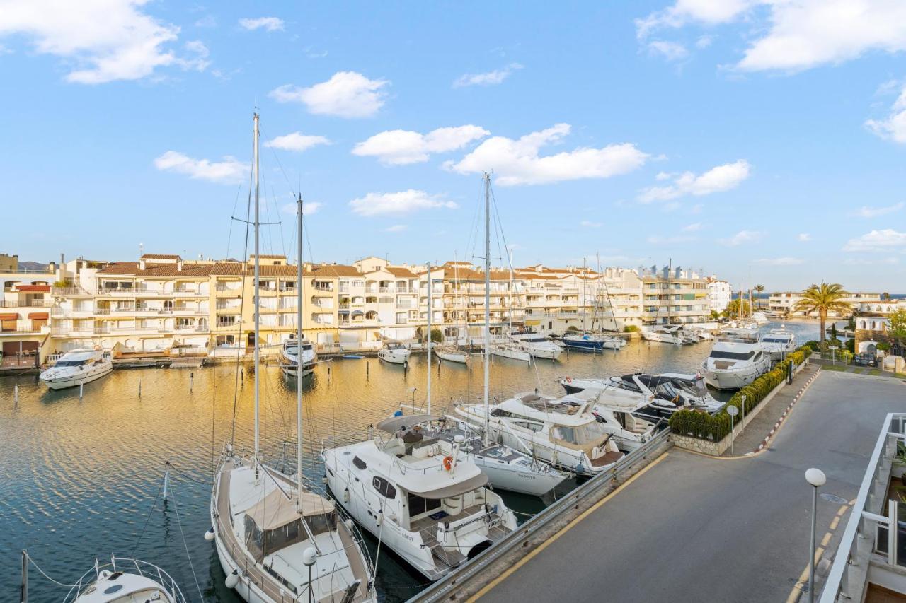 Welcs Apartamento 055 Emp Con Terraza Y Vistas Al Canal エンプリアブラバ エクステリア 写真
